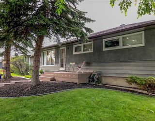 Photo 3: 90 Warwick Drive in Calgary: Westgate Detached for sale : MLS®# A2034782