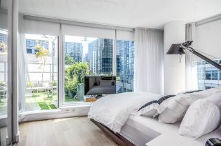 Photo 16: 502 1499 W PENDER Street in Vancouver: Coal Harbour Condo for sale in "West Pender Place" (Vancouver West)  : MLS®# R2230650