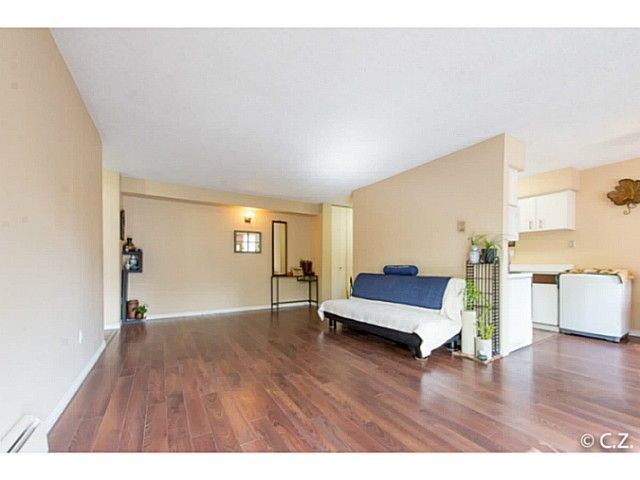 Main Photo: 21 2441 KELLY Avenue in Port Coquitlam: Central Pt Coquitlam Condo for sale : MLS®# V1120570