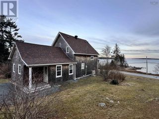 Photo 1: 8581 Highway 3 in Port Mouton: House for sale : MLS®# 202400774