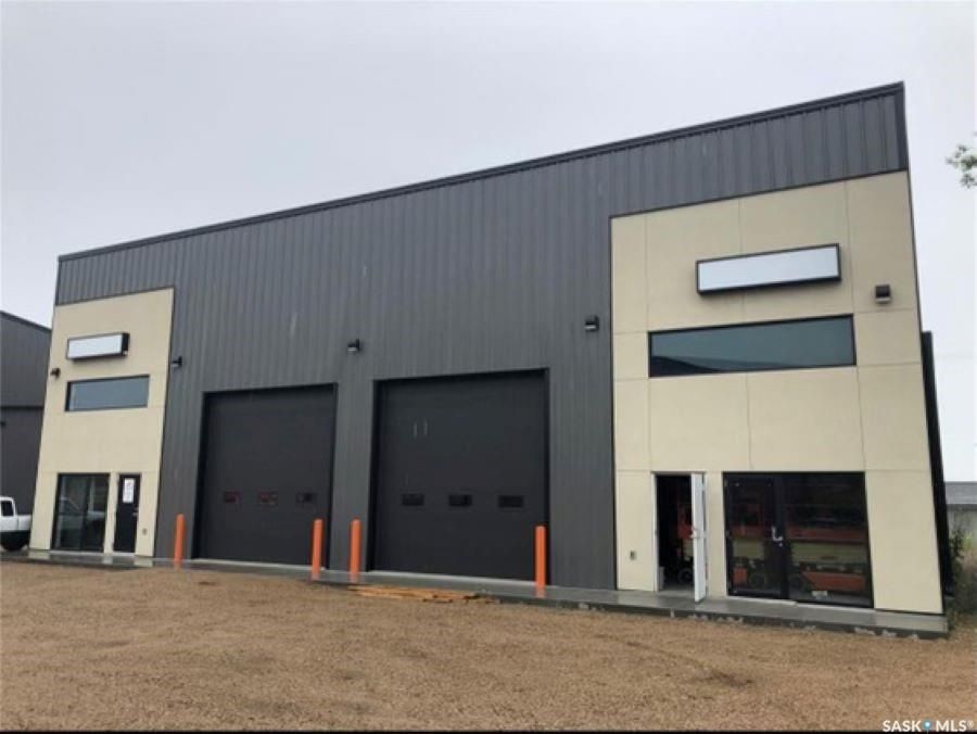 Main Photo: 1502 Fletcher Road in Saskatoon: South West Industrial Commercial for sale : MLS®# SK917199