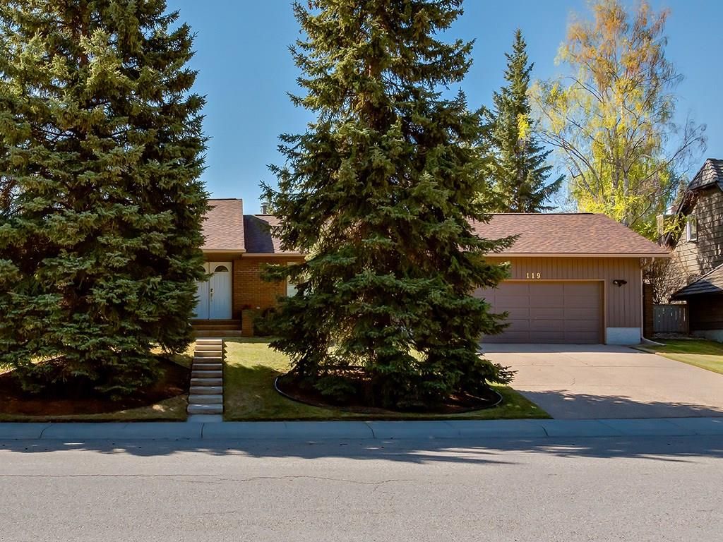 Main Photo: 119 OAKFERN Road SW in Calgary: Oakridge House for sale : MLS®# C4185416