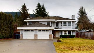 Photo 1: 41870 BIRKEN Road in Squamish: Brackendale 1/2 Duplex for sale : MLS®# R2547120