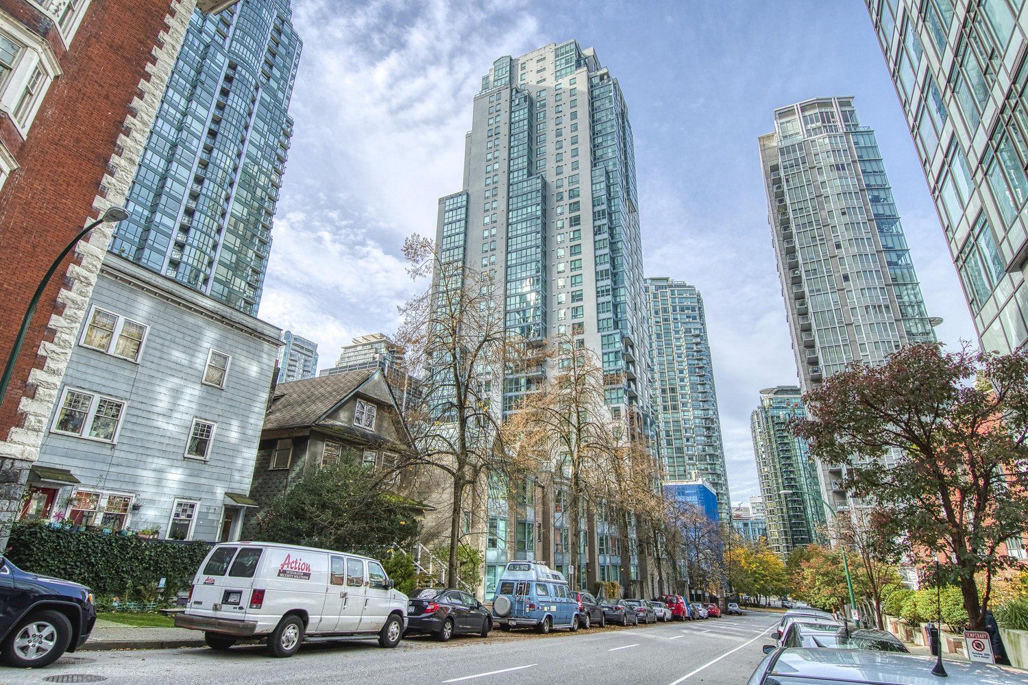 Main Photo: 1002 1238 MELVILLE Street in Vancouver: Coal Harbour Condo for sale in "Pointe Claire" (Vancouver West)  : MLS®# R2416117