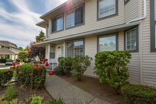 Photo 4: 23 5750 174 Street in Surrey: Cloverdale BC Townhouse for sale in "Stetson Village" (Cloverdale)  : MLS®# R2704057