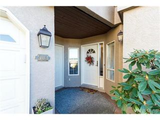 Photo 2: 503 6880 Wallace Dr in BRENTWOOD BAY: CS Brentwood Bay Row/Townhouse for sale (Central Saanich)  : MLS®# 686776