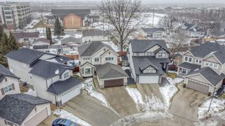 Photo 3: 31 Miramonte Cove in Winnipeg: Algonquin Estates Residential for sale (3H)  : MLS®# 202402302