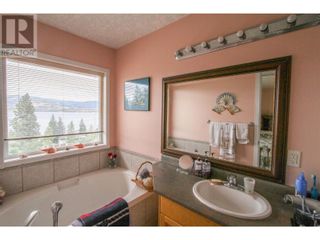 Photo 14: 312 Uplands Drive in Kelowna: House for sale : MLS®# 10306913