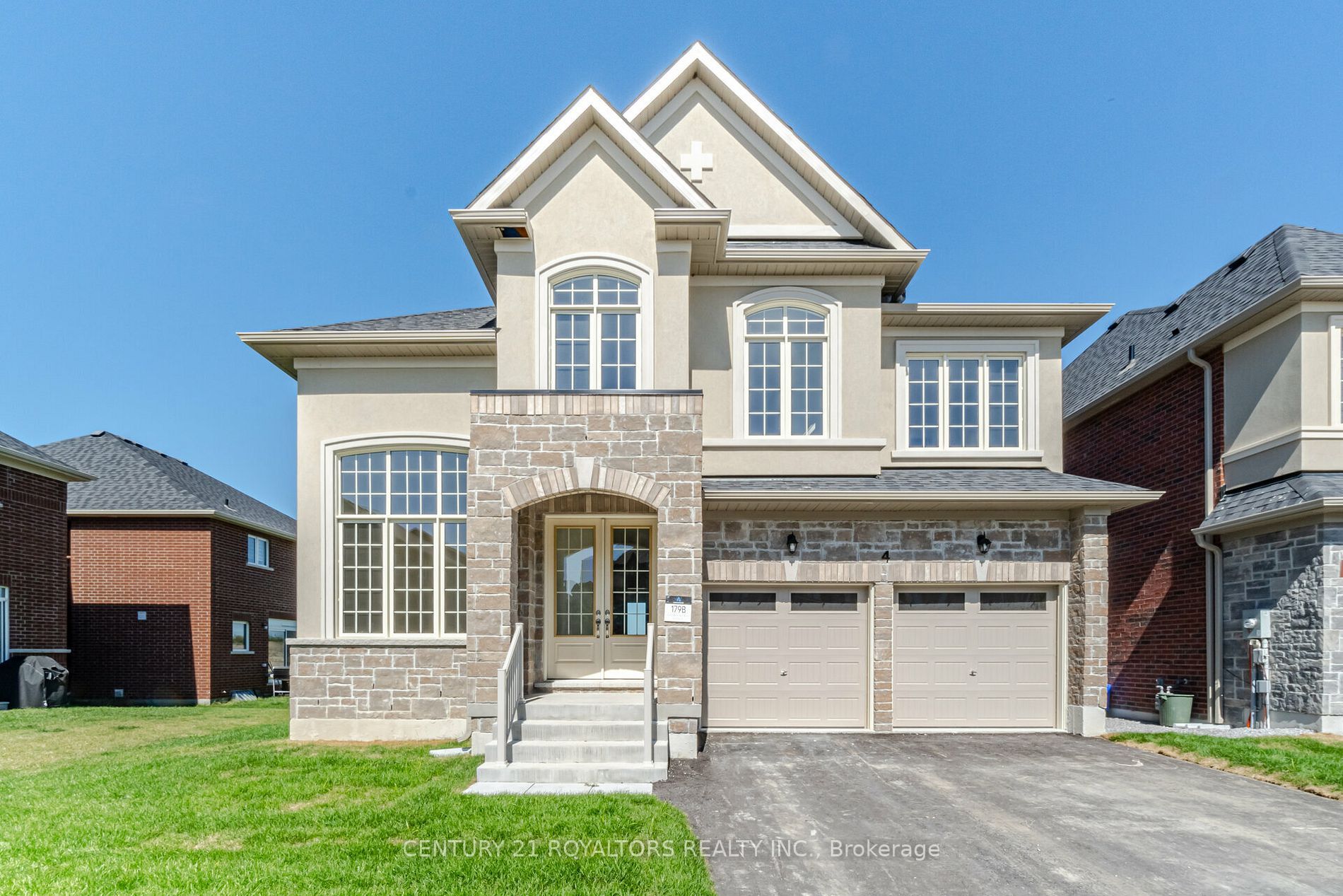 Main Photo: 4 Father Muckle Avenue in Georgina: Keswick South House (2-Storey) for sale : MLS®# N7009940