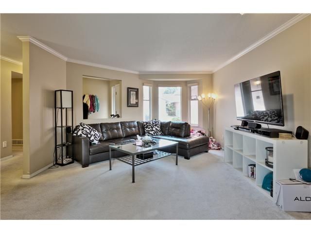 Main Photo: 108 15501 89A Avenue in Surrey: Fleetwood Tynehead Townhouse for sale in "AVONDALE" : MLS®# F1409479