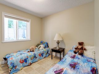 Photo 15: 70 Norquay Rd in View Royal: VR Six Mile House for sale : MLS®# 941381