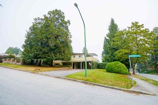 Photo 1: 3636 DALEBRIGHT Drive in Burnaby: Government Road House for sale in "Government Road Area" (Burnaby North)  : MLS®# R2500214
