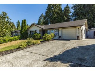 Photo 1: 3762 DUNSMUIR Way in Abbotsford: Abbotsford East House for sale in "Bateman Park" : MLS®# R2101080