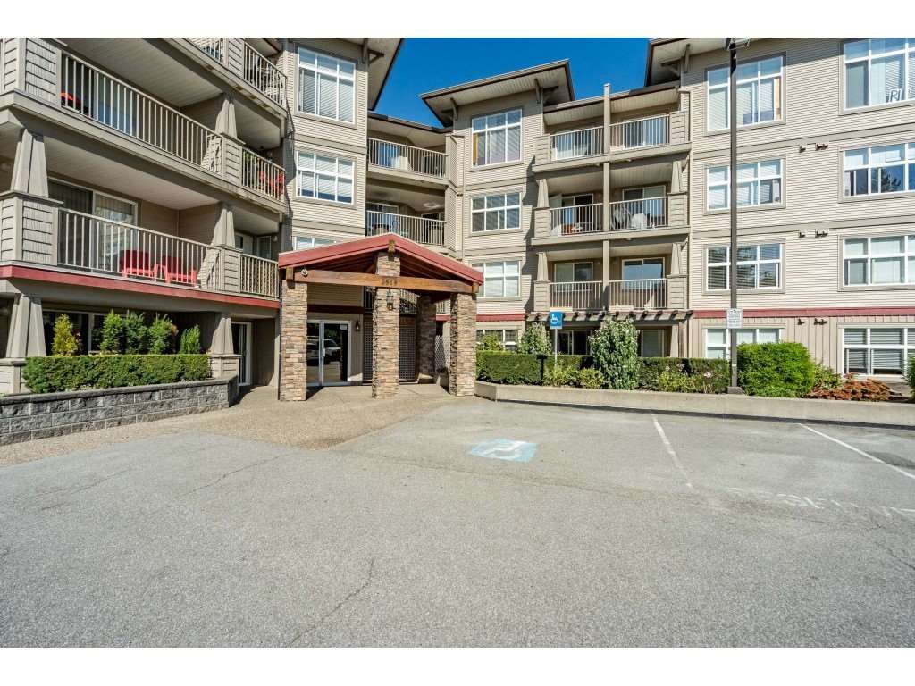 Main Photo: 401 2515 PARK Drive in Abbotsford: Abbotsford East Condo for sale in "Viva On Park" : MLS®# R2546442