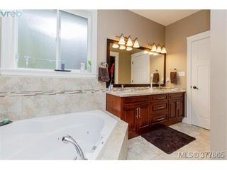 Photo 11: 2615 Bamboo Pl in VICTORIA: La Florence Lake House for sale (Langford)  : MLS®# 758746