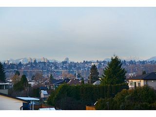 Photo 7: 4 160 PEMBINA Street in New Westminster: Queensborough Townhouse for sale in "EAGLE CREST ESTATES" : MLS®# V984672