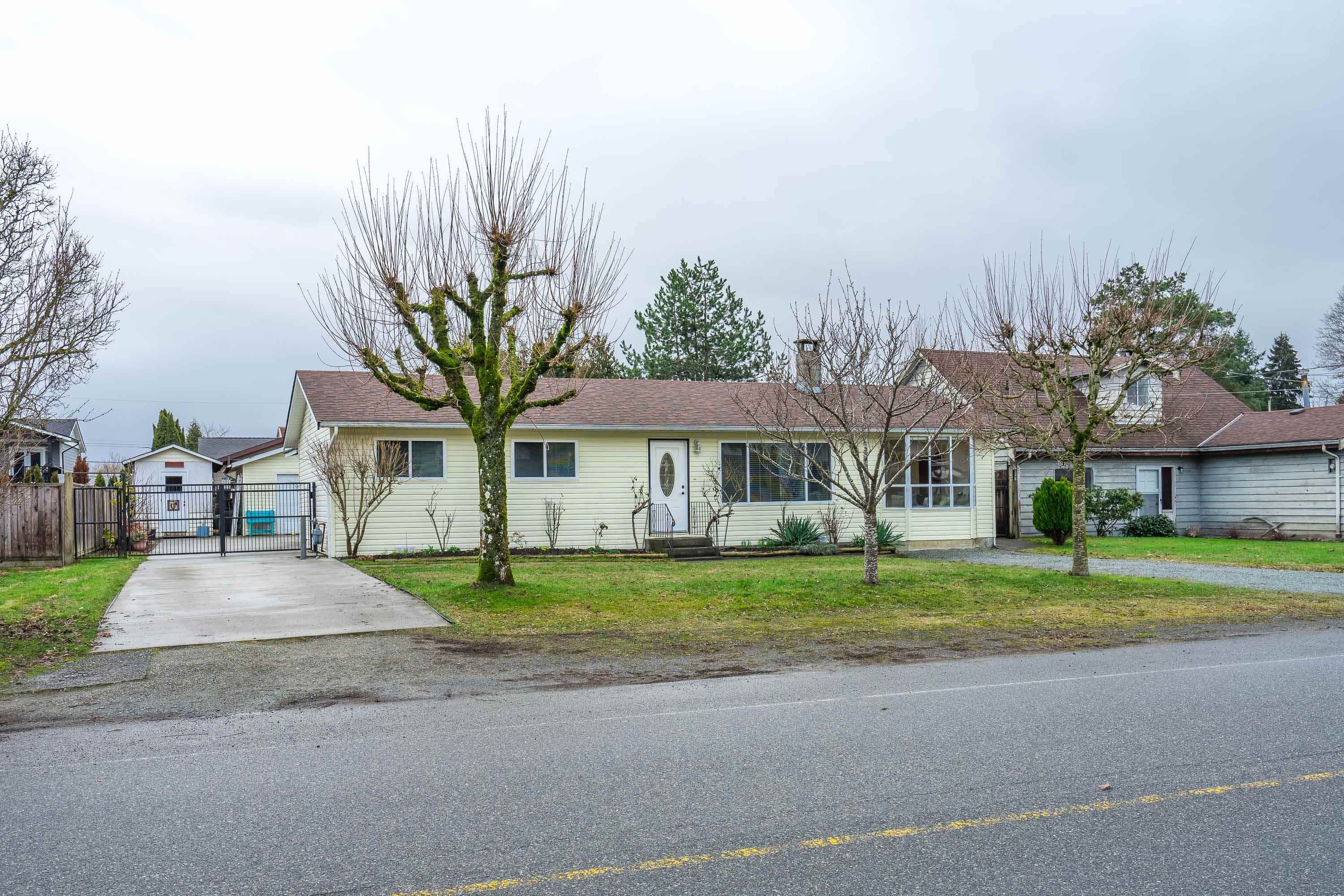 Main Photo: 27056 28A Avenue in Langley: Aldergrove Langley House for sale : MLS®# R2749563