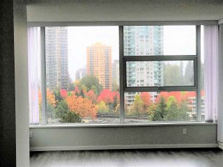 Photo 3: 1503 5883 BARKER Avenue in Burnaby: Metrotown Condo for sale in "ALDYNNE ON THE PARK" (Burnaby South)  : MLS®# R2215740