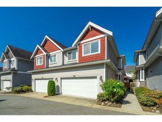 Photo 1: 15 19977 71 Avenue in Langley: Willoughby Heights Townhouse for sale in "SANDHILL VILLAGE" : MLS®# R2601914