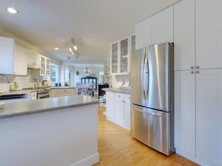 Photo 6: 6785 Greig Crt in Central Saanich: CS Brentwood Bay House for sale : MLS®# 902269