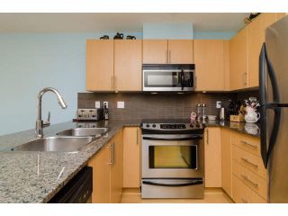 Photo 11: D401 8929 202ND Street in Langley: Walnut Grove Condo for sale in "THE GROVE" : MLS®# F1428782