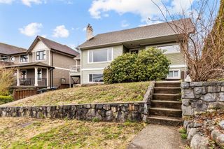 Main Photo: 311 E SIXTH Avenue in New Westminster: The Heights NW House for sale in "The Heights" : MLS®# R2761689