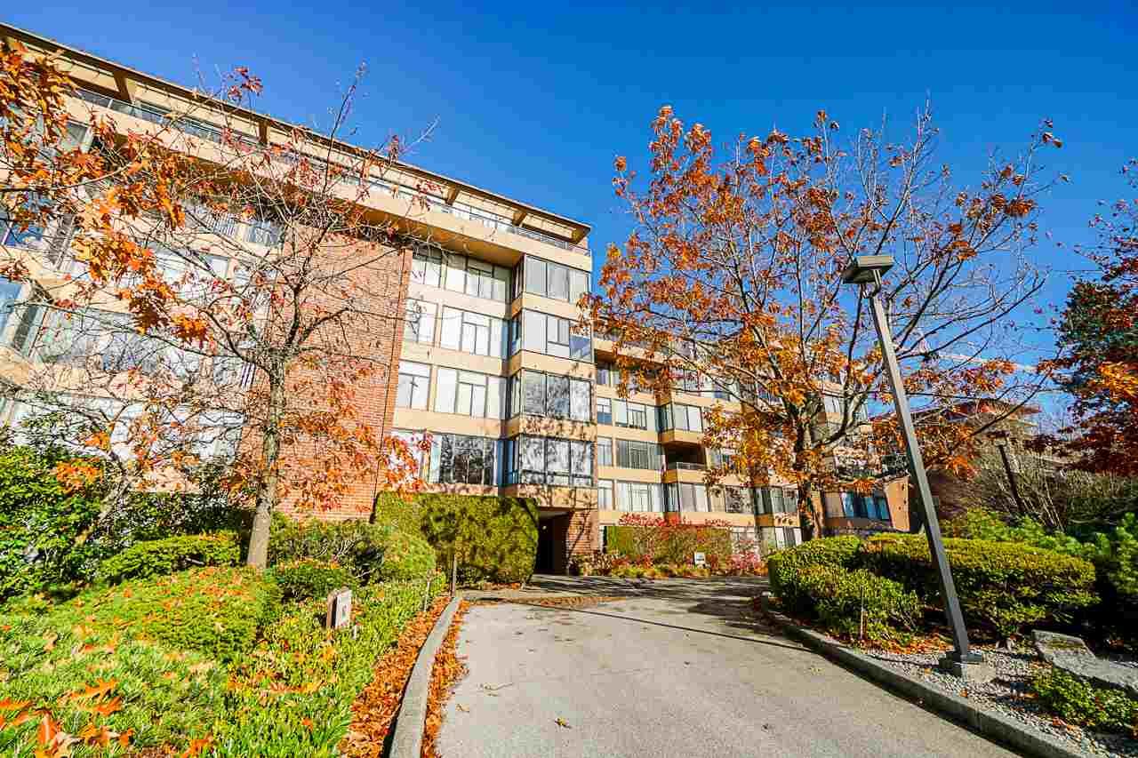 Main Photo: 608 2101 MCMULLEN Avenue in Vancouver: Quilchena Condo for sale in "ARBUTUS VILLAGE" (Vancouver West)  : MLS®# R2417152