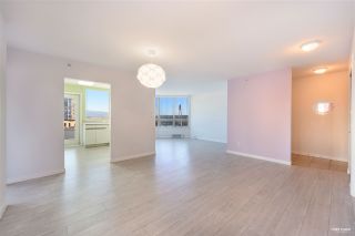 Photo 4: 700 328 CLARKSON Street in New Westminster: Downtown NW Condo for sale in "HIGHOURNE TOWER" : MLS®# R2544152