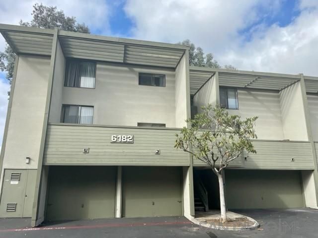 Main Photo: UNIVERSITY CITY Condo for sale : 2 bedrooms : 6182 Agee Street #194 in San Diego