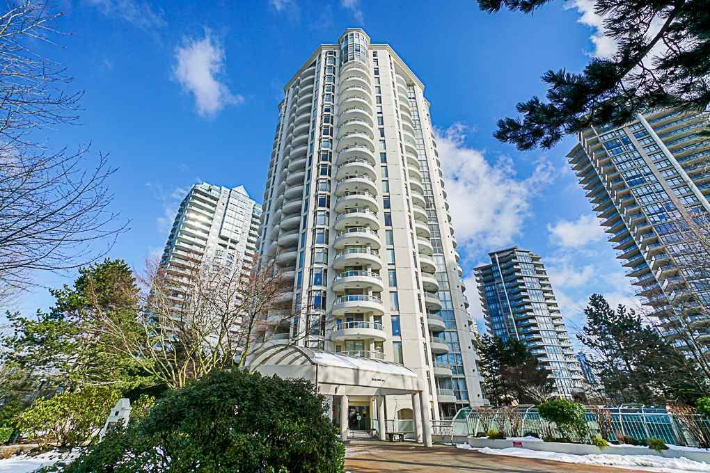 Main Photo: 1704 6188 PATTERSON Avenue in Burnaby: Metrotown Condo for sale in "THE WIMBLEDON CLUB" (Burnaby South)  : MLS®# R2341545