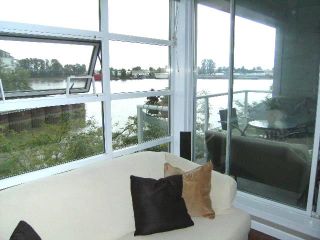 Photo 2: 310 1990 E KENT Avenue in Vancouver: Fraserview VE Condo for sale in "Harbour House" (Vancouver East)  : MLS®# V775998
