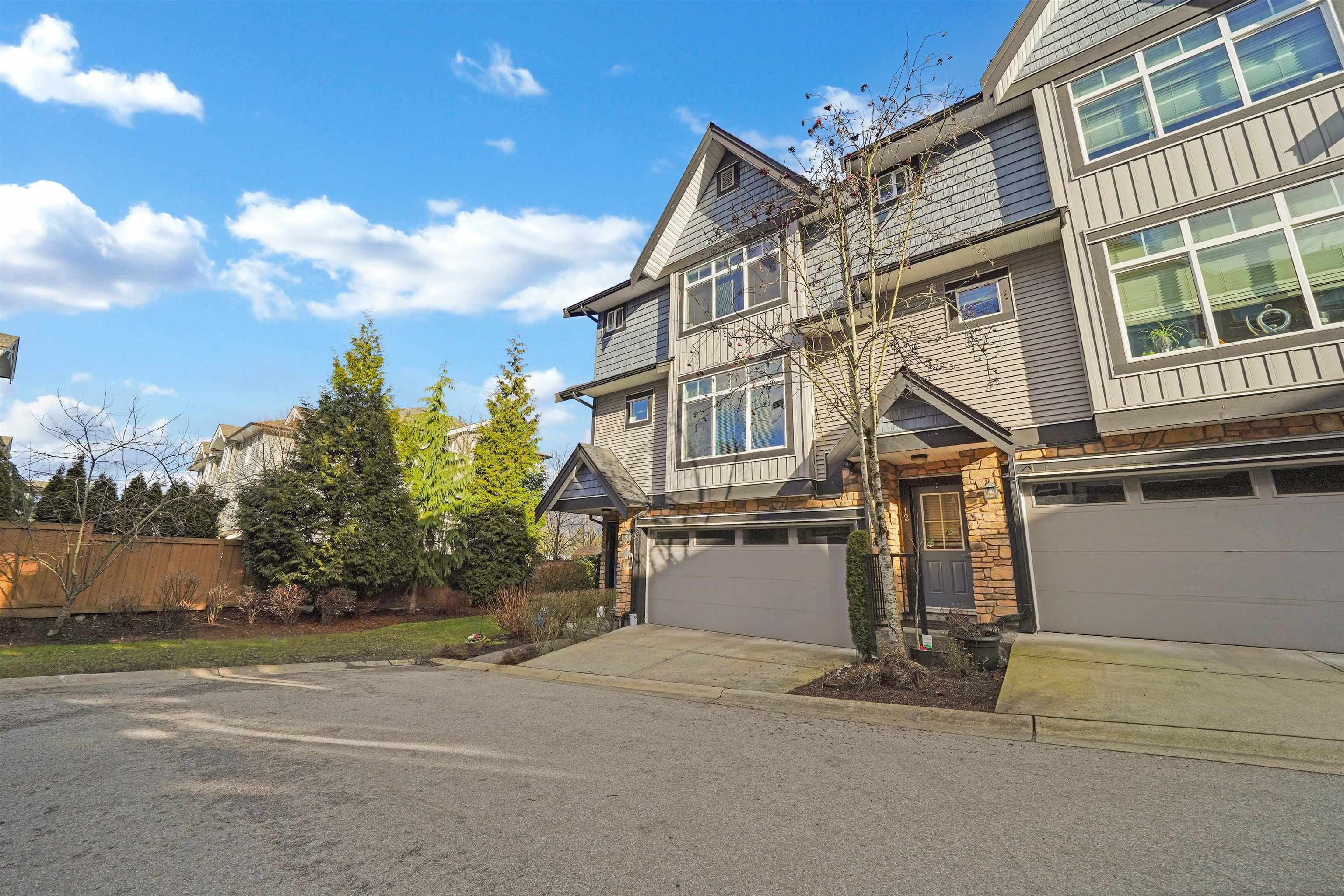 Main Photo: 13 6299 144 Street in Surrey: Sullivan Station Townhouse for sale in "ALTURA" : MLS®# R2647964