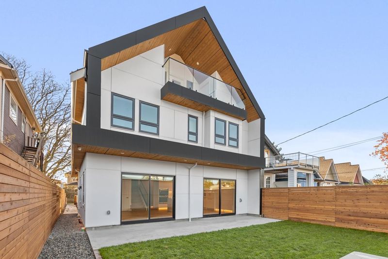 FEATURED LISTING: 2035 KITCHENER Street Vancouver