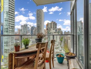Photo 5: 1806 1408 STRATHMORE Mews in Vancouver: Yaletown Condo for sale in "WEST ONE by Concord Pacific" (Vancouver West)  : MLS®# R2876861