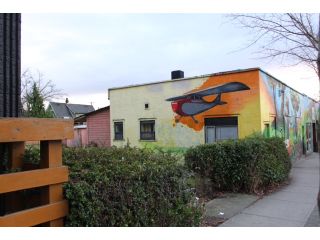 Photo 1: 2084 COMMERCIAL DR in Vancouver: Grandview VE House for sale (Vancouver East)  : MLS®# V1098496