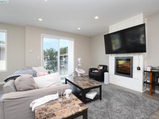 Photo 2: 11 3356 Whittier Ave in VICTORIA: SW Rudd Park Row/Townhouse for sale (Saanich West)  : MLS®# 820607