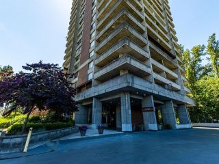 Photo 4: 1701 3737 BARTLETT Court in Burnaby: Sullivan Heights Condo for sale in "Timberlea- Tower A "The Maple"" (Burnaby North)  : MLS®# R2597134
