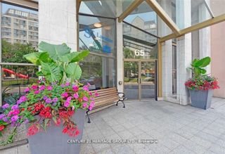 Photo 3: Ph1 65 Scadding Avenue in Toronto: Waterfront Communities C8 Condo for sale (Toronto C08)  : MLS®# C8272346