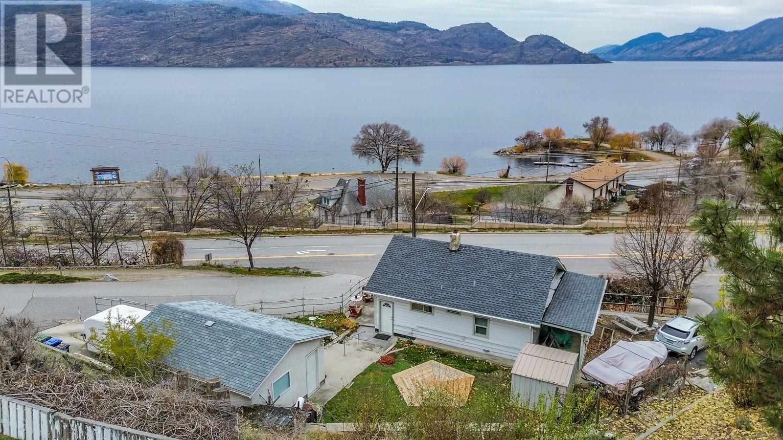 Main Photo: 4516 Princeton Avenue in Peachland: House for sale : MLS®# 10301013