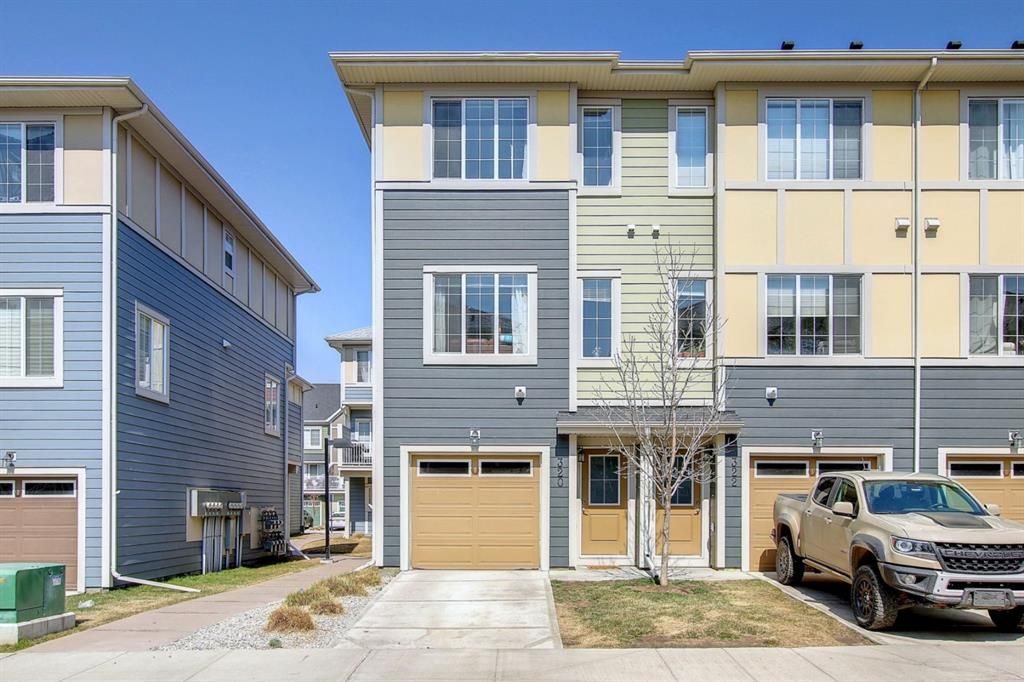 Main Photo: 320 Marquis lane SE in Calgary: Mahogany Row/Townhouse for sale : MLS®# A1209796