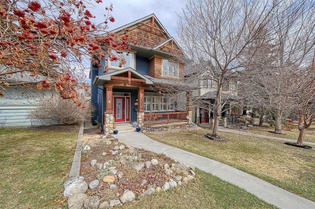 Main Photo: 2014 28 Avenue SW in Calgary: South Calgary Detached for sale : MLS®# A2040669