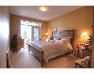 Photo 7: 323 4600 WESTWATER Drive in Richmond: Steveston South Condo for sale in "COPPER SKY" : MLS®# V757360