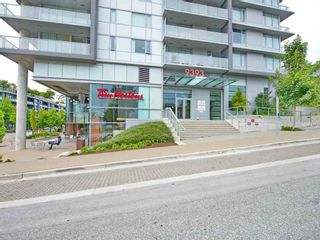 Photo 4: 703 9393 TOWER Road in Burnaby: Simon Fraser Univer. Condo for sale in "CENTRE BLOCK" (Burnaby North)  : MLS®# R2528767