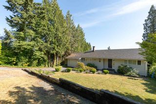 Photo 3: 3230 WESTMOUNT Road in West Vancouver: Westmount WV House for sale : MLS®# R2714633