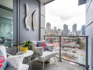 Photo 8: 1106 638 BEACH CRESCENT in Vancouver: Yaletown Condo for sale (Vancouver West)  : MLS®# R2499986