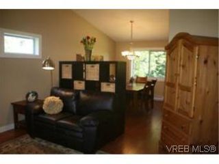 Photo 3: 4261 Panorama Pl in VICTORIA: SE Lake Hill House for sale (Saanich East)  : MLS®# 553505