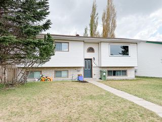 Photo 1: 5827 60 Avenue: Rocky Mountain House Detached for sale : MLS®# A2050653