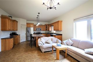 Photo 13: 8 Lynnwood Bay NW in Altona: House for sale : MLS®# 202325216