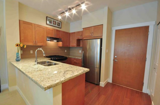 Photo 3: 209 2601 Whiteley Court in North Vancouver: Lynn Valley Condo for sale : MLS®# R2112893