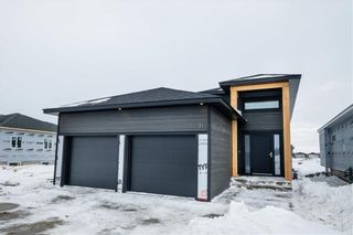 Photo 1: 31 Prestwick Street in Niverville: The Highlands Residential for sale (R07)  : MLS®# 202302290